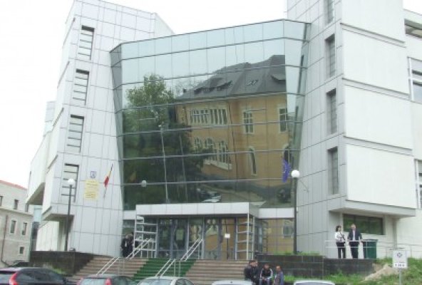 Ei participă la examenul de capacitate al judecătorilor şi procurorilor stagiari